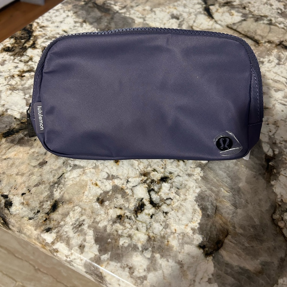 lululemon belt bag nightfall